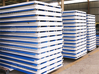 Sandwich panel roof